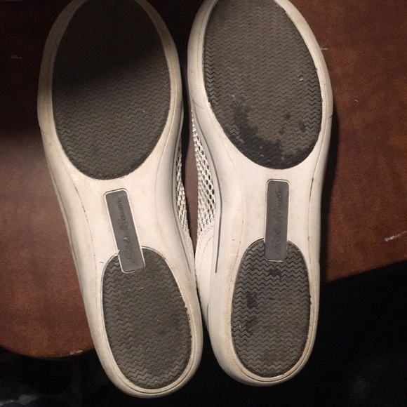 Eddie Bauer White Slip on Ballet Shoes - Picture 2 of 2